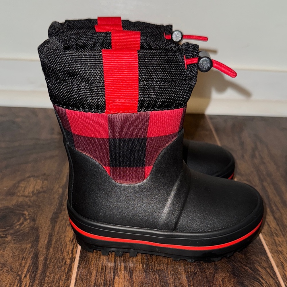 Cat & Jack Toddler Black and Red Plaid Winter Boots